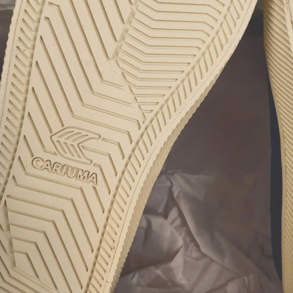 Cariuma OCA Off-White Low Canvas Sneakers Unisex NIB Unisex Woman 8 Men 6.5 - Picture 8 of 11